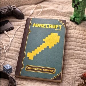 Like New Rare Minecraft Construction Handbook – Guide for Builders